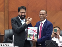 Rapat Paripurna DPRA: Gubernur Sampaikan LKPJ 2024, DPRA Serahkan Laporan Reses I 2025