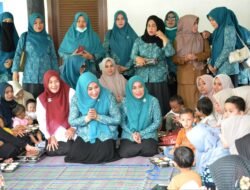 Kaper BKKBN Aceh dan Ketua PKK Antar Makanan Gratis ke Ibu Hamil dan Menyusui di Banda Aceh