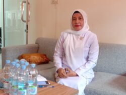 Sosok : Bidan Rosa Tak Lelah Provokasi Masyarakat Bersihkan Lingkungan Demi Kesehatan