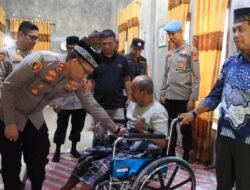 Polres Pidie Serahkan Tujuh Unit Kursi Roda kepada Penyandang Disabilitas