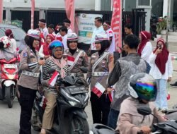 Semarak HUT RI ke-80, PT Capella Dinamik Nusantara Gelar Showroom Event Kemerdekaan dan Bagikan Ratusan Bendera Merah Putih