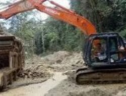 Aktivitas Tambang Emas ilegal ; Beko Beroperasi Di Gampong Ie Mirah, Aceh Barat Daya