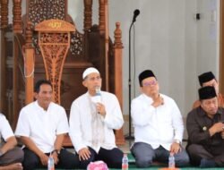 Kapolda Aceh Dipeusijuek oleh Warga Lampaseh Kota