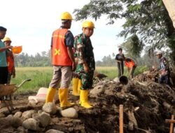 Prajurit Kodam IM  Mempercepat Bangunan Irigasi Tersier Di Aceh Timur