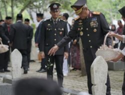 Wakapolda Aceh Ikuti Upacara Ziarah Nasional Hari Pahlawan di TMP