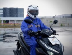 Tips Berkendara Melewati Jalanan Licin di Musim Hujan