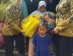 IAD Kejati Aceh Salurkan Puluhan Paket Sembako untuk Warga Kurang Mampu di Gampong Jawa