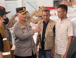 Kapolres Pidie Jaya Dampingi Bupati Pidie Jaya Cek Stok Logistik Di Gudang BPBD Pidie Jaya