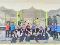 Jelang Ramadhan 1447 H, OSIS SMAN 1 Simeulue Barat Laksanakan Baksos