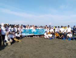 Ratusan ASN BKKBN Aceh Bersihkan Pantai ( Peugleh Pantee) ,Mendukung Gerakan Aman, Sehat, Resik dan Indah (ASRI)