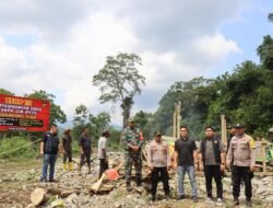 Polres Aceh Besar Bersama Polda Aceh dan TNI Tertibkan Tambang Emas Ilegal di Aliran Sungai Siron
