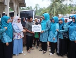 Kak Na Serahkan Bantuan Sapi Meugang di Sawang