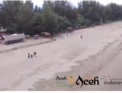 Menunggu Senja di Pantai Manohara: Sepotong Ketenangan di Pesisir Meureudu