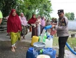 Polres Pidie Salurkan Air Bersih Kepada 494 Kepala Keluarga Yang Terdampak Kekurangan Air Bersih