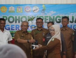 Penghijauan Produktif di SLB Negeri Kota Jantho, Farhan AP: Menjaga Alam Adalah Tanggung Jawab Bersama